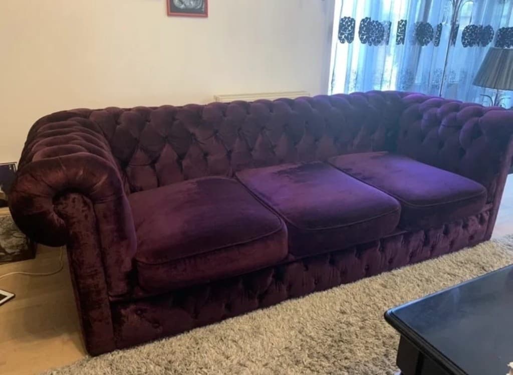 Canapea Chesterfield — lucrare RetapiteRO, Bistrița